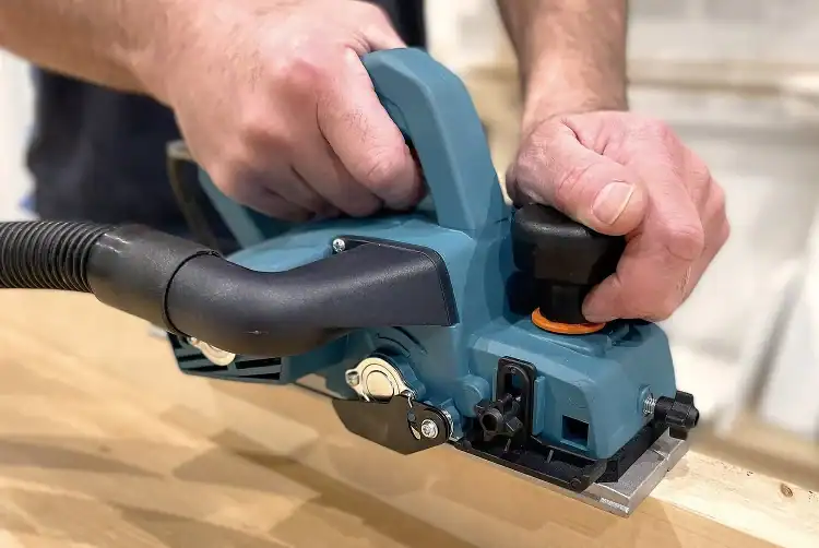Cepillo Virutex CE35E: ficha técnica y características